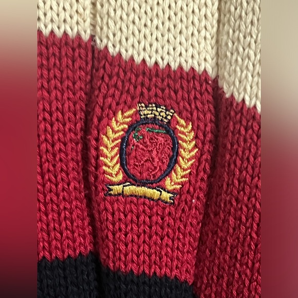 Vintage 90s Preppy Streetwear-Tommy Hilfiger
cream/red/navy sweater - Picture 2 of 4